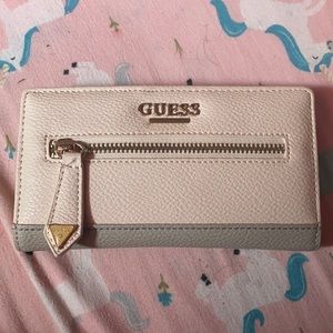 Guess wallet. Excellent condition